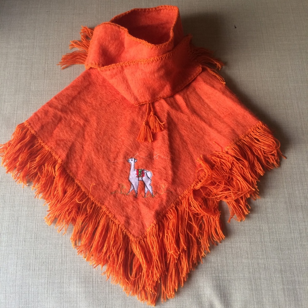 Alpaca Poncho - Picture 4 of 8